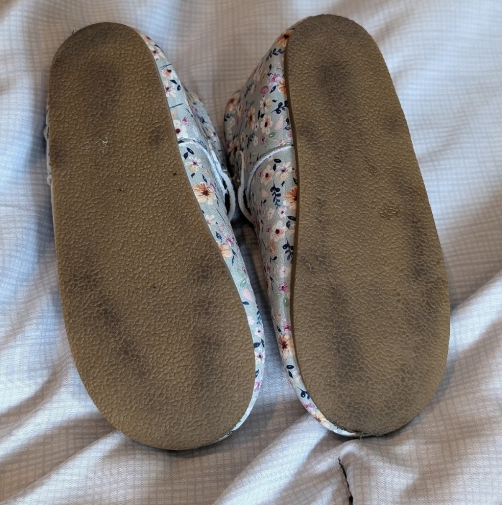 Floral Kids Shoes - Picture 5 of 5